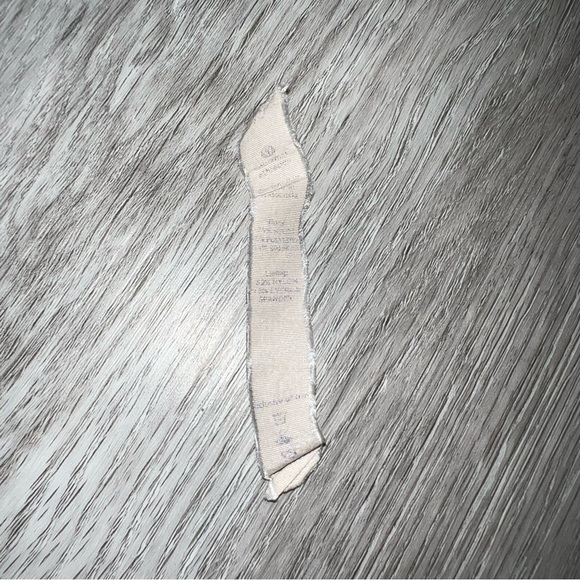 Lululemon grey and black jacket with turtleneck and zipup pockets - Picture 5 of 9